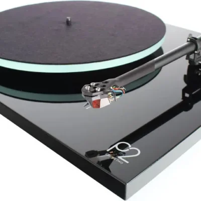 Rega Planar 2 Noir laqué avec cellule Nd3 MM