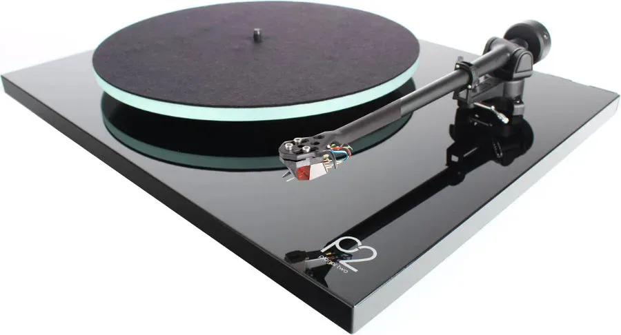 Rega Planar 2 Noir laqué avec cellule Nd3 MM